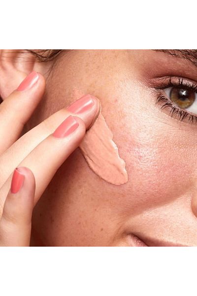 Oriflame Makeup Base and Brightening Peach Oil Extract