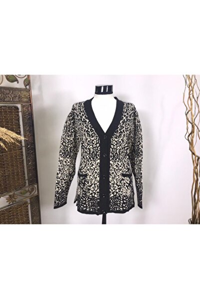 Nacar Düğmeli Desenli Anne Kazağı
