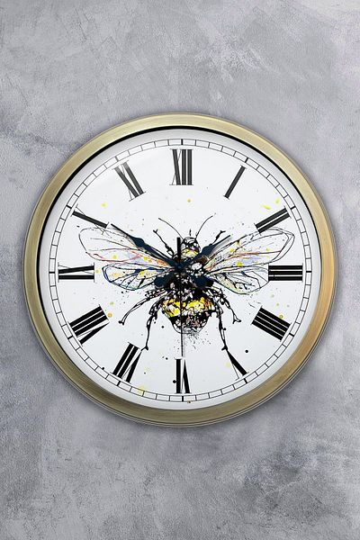 Kasva Concept 40 cm Antique Metal Bee Gift Wall Clock