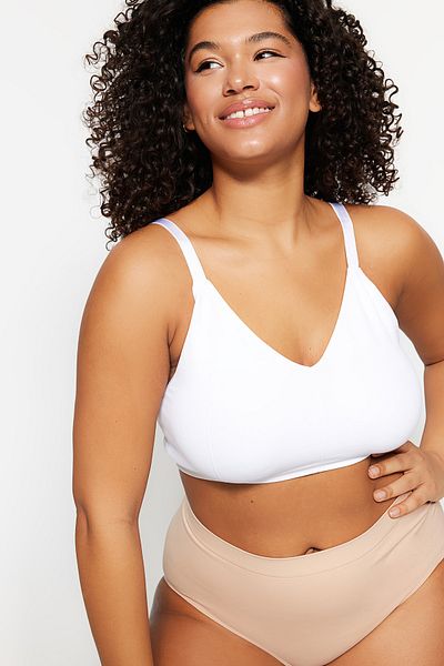 Trendyol Curve Fehér sapka nélküli pántos varrat nélküli bralette melltartó TBBSS23CW00001