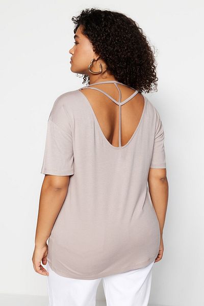 Trendyol Curve Detailliertes Strick-T-Shirt mit Nerzkragen TBSSS22TS0877