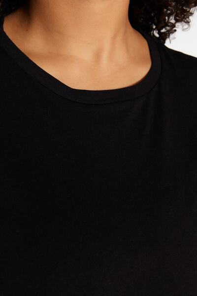 Trendyol Curve Čierne tričko Plus veľkosti Basic – 100 % bavlna, výstrih Tbbss22Ts0733