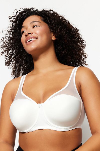 Trendyol Curve Bügelbarer BH mit Raffung und Netzdetail in Übergröße - Ecru TBBAW23CW00004