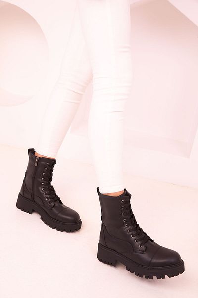 SOHO Women's Black Boots & Booties 17685