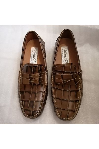 Butik Tülin Unisex Genuine Calfskin Light Brown Crocodile Print Tape Non-Slip Rubber Snap Sole Loafer