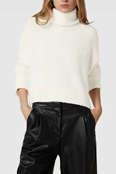 Calvin Klein Ivory Sweatshirt ( Model Code: J20j220443 )