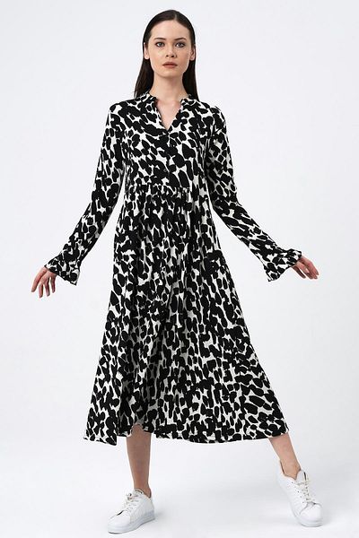 ALEXANDERGARDI Rochie lungă cu modele cu mâneci cu volan (b22-41600)