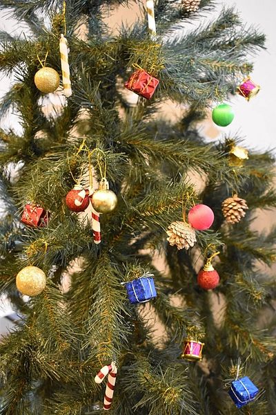 Happyland Christmas Tree Ornament 24 Pieces