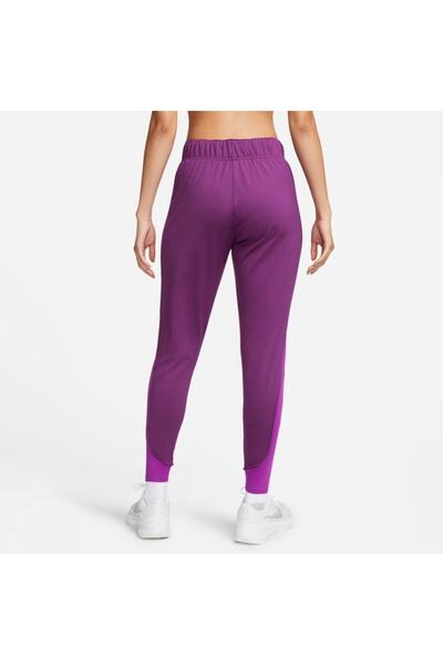 Nike Therma-FIT Essential Dar Kesim Fuşya Renk Kadın Spor Eşofman Altı