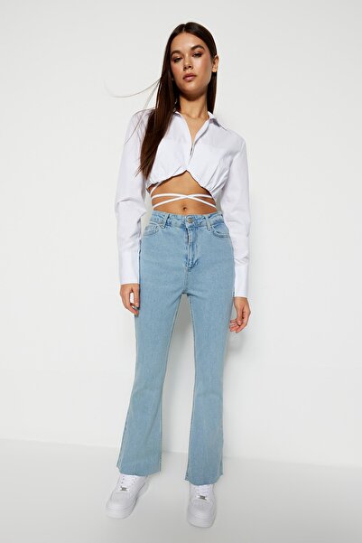 Trendyol Collection Világoskék High Waist Crop Flare Jeans TWOAW21JE0159