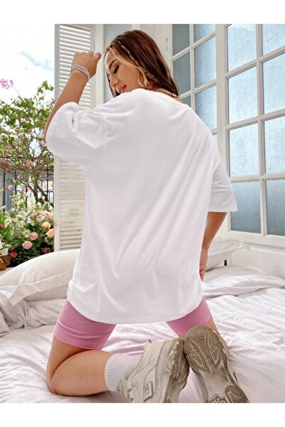 Black Sokak Női halványrózsaszín nyomott 1898 Brooklyn New York fehér póló, nagy nyakú