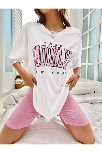 Black Sokak Női halványrózsaszín nyomott 1898 Brooklyn New York fehér póló, nagy nyakú