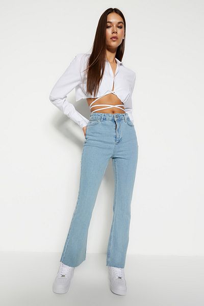 Trendyol Collection Hellblaue High Waist Crop Flare Jeans TWOAW21JE0159