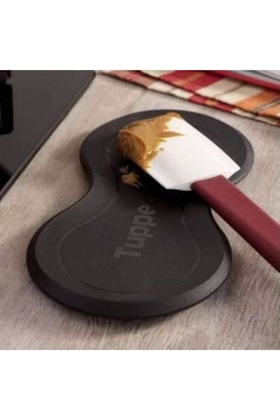 Tupperware Under Spoon - Comfortable Cut