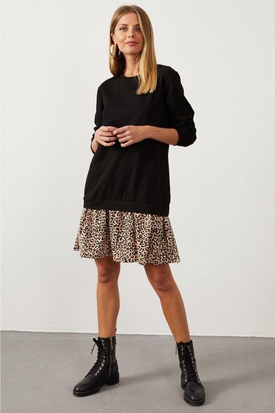 Cool & Sexy Dámské černé teplákové šaty s leopardím vzorem B16