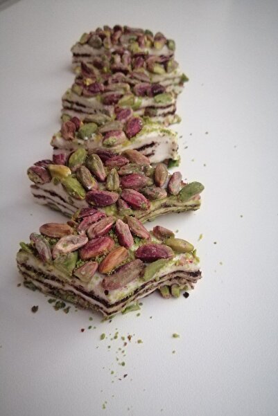 Necim Öksüz Lokum- Cezerye Antep Fıstıklı Çikolatalı Baklava Lokum 1 Kg