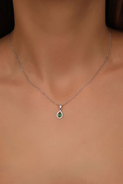 KAR DİAMOND 925 Ayar Gümüş Etrafı Beyaz Zirkon Taşlı Ortası Yeşil Zümrüt Taşlı Damla Kolye