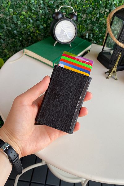 Modica Ministrar - Държач за смарт карти от естествена кожа с автоматичен RFID механизъм, черен