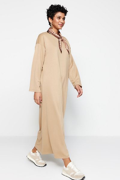 Trendyol Modest Πλεκτό φόρεμα Oversize Μπεζ - TCTSS23EB00125