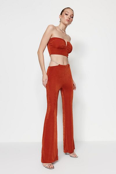 Trendyol Collection Zimt-Strickhose mit glänzendem Steinmuster TPRSS23PL00000