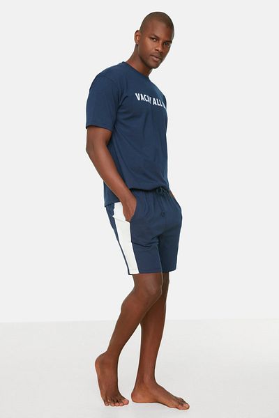 Trendyol Collection Sada pyžama s potiskem v námořnické modré Regular Fit s šortkami TMNSS22PT0048