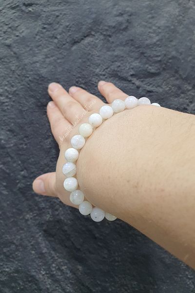 beautifulnaturelstones سوار حجر القمر الطبيعي 8 مم (درع ضد الطاقات المعاكسة) (هدية حجر القمر)