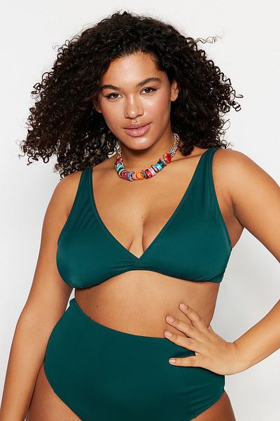 Trendyol Curve Zöld háromszög bikinifelső TBBSS22BU0379