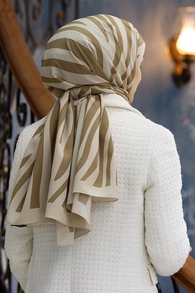 Vissona Γυναικείο σάλι πολυτελείας Medina Silk Beige-4