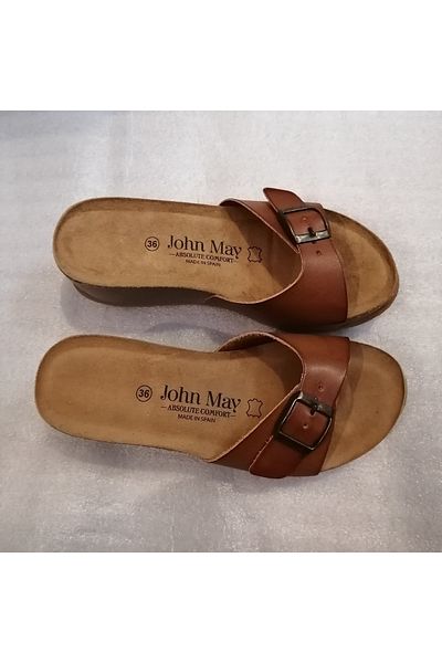 John May شبشب نسائي من Vaketa مصنوع من الجلد الداكن والبرونزي بإبزيم معدني وحزام واحد وكعب عالٍ