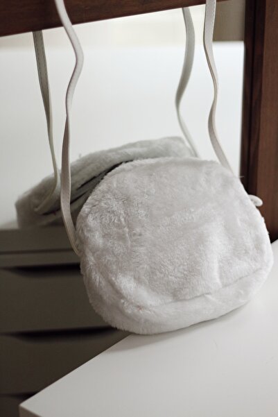 Moom Bag Kadın Krem Peluş Askılı Omuz Çantası