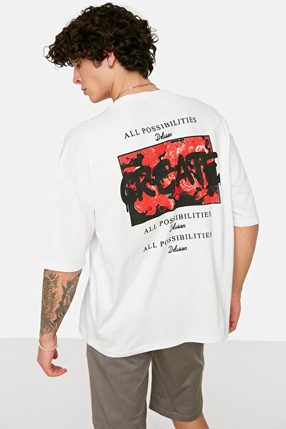 Trendyol Collection Biała koszulka oversize z nadrukiem – z krótkim rękawem TMNSS21TS0878