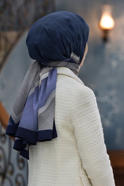 Vissona Γυναικείο πολυτελές μεταξωτό σάλι Medina Navy Blue - Indigo