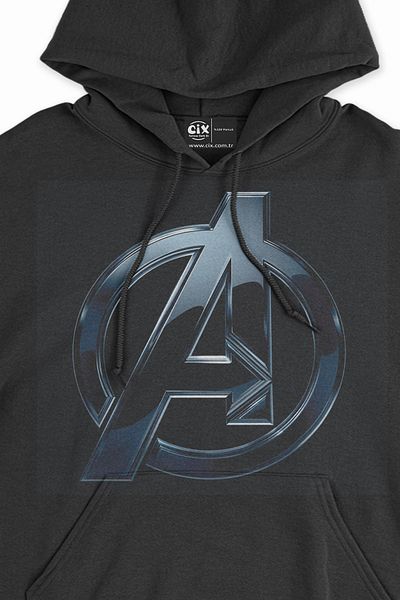 Cix Avengers, un hanorac negru