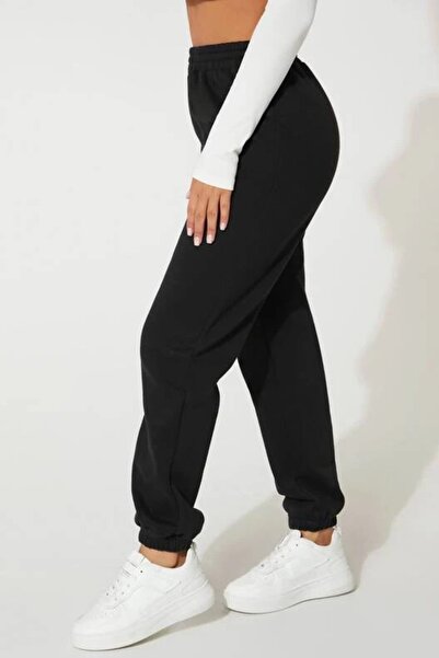 MODAGEN Women's Black Solid Color Elasticized Oversize Sweatpants