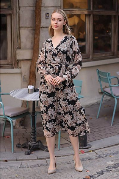 Neşeli Butik Μπεζ μίντι φόρεμα - διπλό γιακά και λουλουδάτο σχέδιο Rssn29
