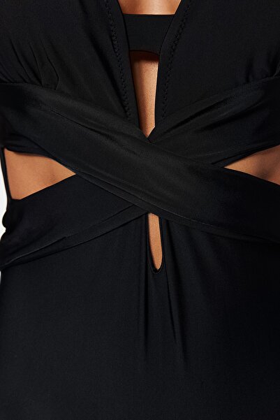 Trendyol Collection Μαύρο κανονικό μαγιό βαθιάς κοπής/παραθύρου TBESS20MA0292