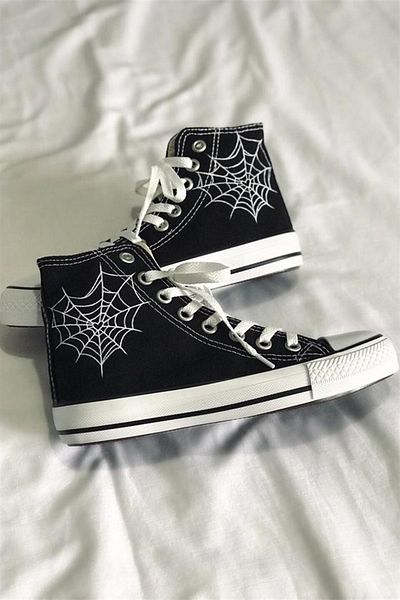 Touz Heart Spider Web Printed Canvas Shoes Arix