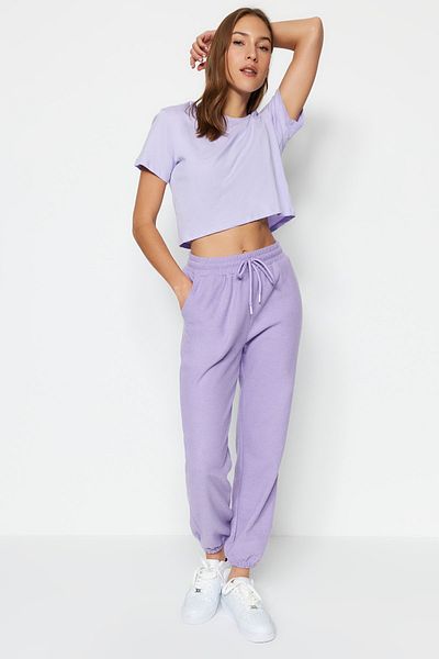 Trendyol Collection Lilafarbene Thessaloniki-Sport-Jogginghose mit bequemer Passform und Taschenstrick TWOAW21EA0168