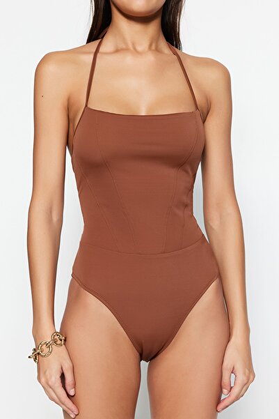 Trendyol Collection Hnědé plavky se čtvercovým límcem pro pravidelné nohy TBESS23MA00157