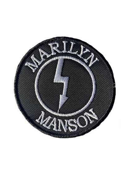 StüdyoÜmitTişört بقع مارلين مانسون من الحلقات والمفاصل والجينز