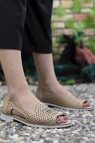 Riccon Women's Nude Casual Shoes