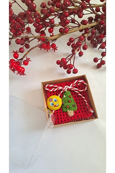 SOUL BY A&B Hand Knitted Christmas Gift Pouch Tree Ornament Emoji Lucky Pouch Red Boxed Gift Hydrellez Pouch