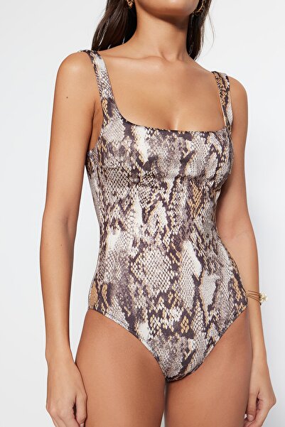 Trendyol Collection Szögletes gallérú, kígyómintás fürdőruha - normál lábú TBESS23MA00111