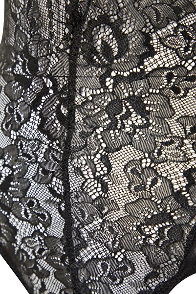 Trendyol Collection Černé zvlněné okénko/vystřižené podrobné provazové popruhy zacvakávací pletené tělo THMAW23BD00011