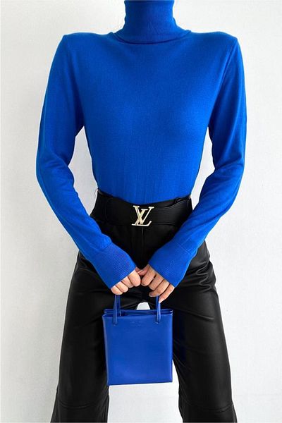 FEMELLE Pulover de damă Saks Blue Turtleneck subțire de bază tricotaj