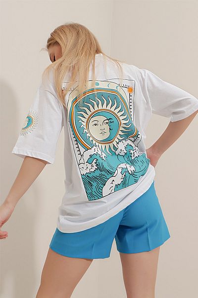 Trend Alaçatı Stili T-Shirt - Weiß - Oversized