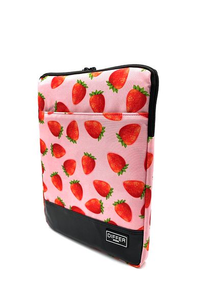 Differ Studio 15.6'' Inch Strawberry Patterned Laptop/Macbook/notebook/papercase/bag