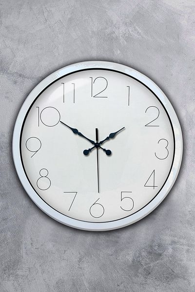 Kasva Concept Gift 40 cm White Metal Modern Wall Clock