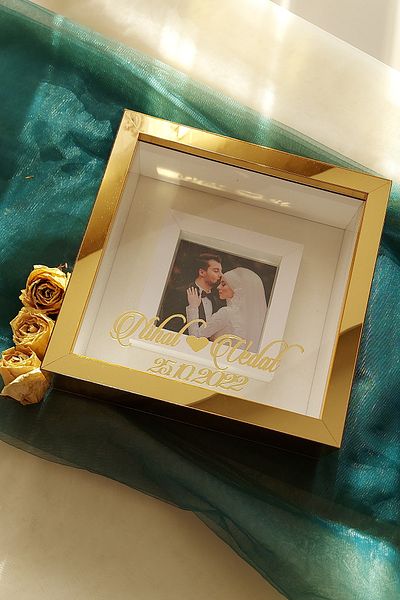 Verda Çerçeve 25x25 Cm Gold Plexi Covered Verda Memory Frame with Photo Section - 6 Cm Depth Memory Frame