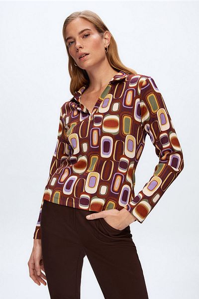 Love My Body Gestrickte Bluse mit Polokragen und Muster